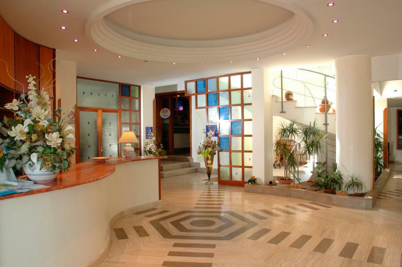 Hotel La Sorgente Hs Paestum Eksteriør billede